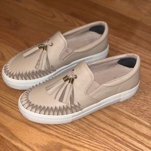 Slip on leather sneakers w/ tassel